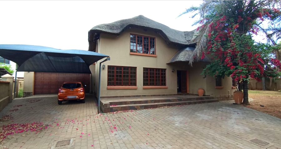 5 Bedroom Property for Sale in Melodie North West